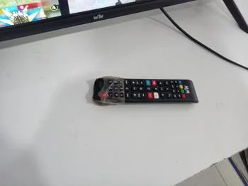 Foto 3 de Televisor Led Smart De 32 '' Marca Win Modelo Win32fs Con Control Usado Con Desgaste Acc Dos Patitas