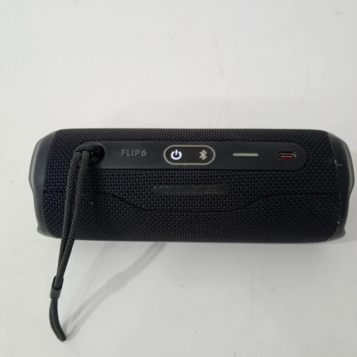 Foto 2 de Speaker Potencia Watts No Tiene Marca Jbl Sin Control Modelo Flip 6 Usado En Buen Estado Sin Caja Acc No Tiene