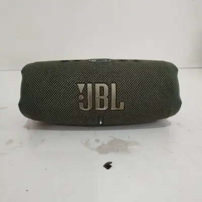 Parlante Portatil Marca Jbl Modelo Chargue 5 Usado En Buen Estado Con No Tiene Acc No Tiene