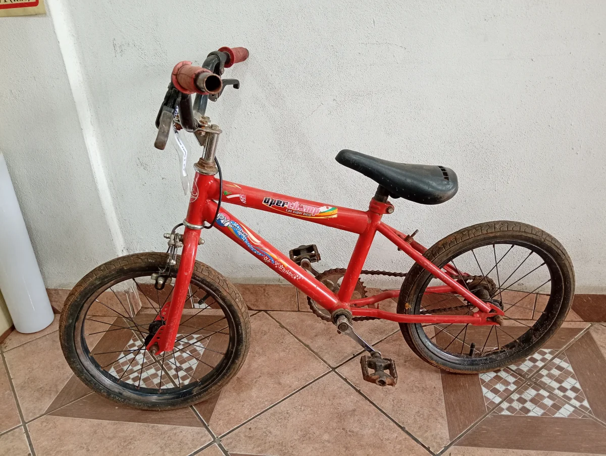 Bicicleta Marca Super Cham Aro 14 Modelo No Tiene Usado Con Desgaste Acc No Tiene