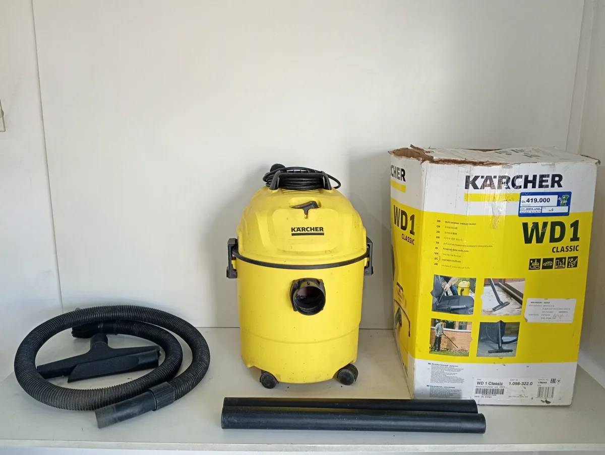 Foto 2 de Aspiradora Marca Karcher Modelo Wd 1 Classic Usado En Buen Estado Acc Con Manguera2 Tubos 1 Pico