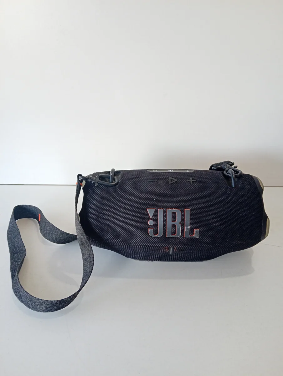 Speaker Potencia Watts No Tiene Marca Jbl Sin Control Modelo Xtreme 4 Usado En Buen Estado Sin Caja Acc Correa