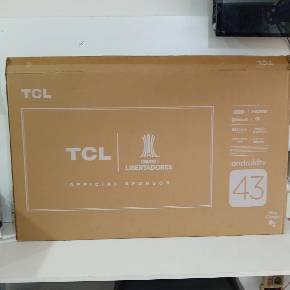Foto 3 de Televisor Led Smart De 43 '' Marca Tcl Modelo 43s5400a Con Control Usado En Buen Estado Acc 2 PatitasCaja