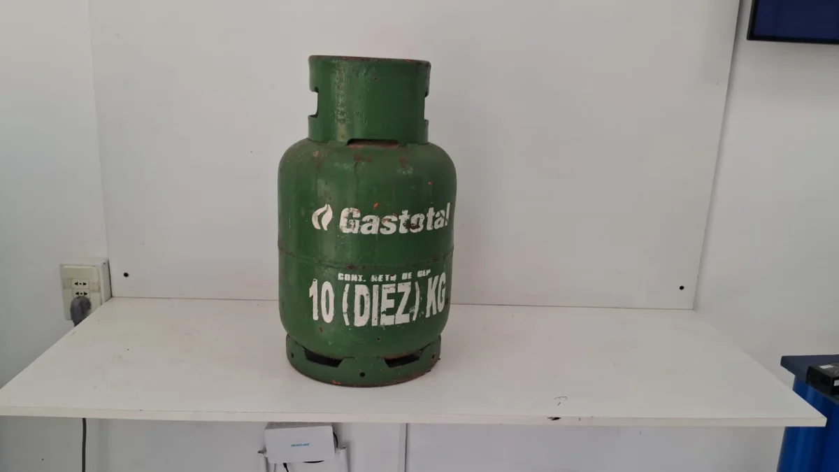 Garrafa Cap 10 Kg. Marca Gas Total Usado En Buen Estado Color Verde Acc No Tiene