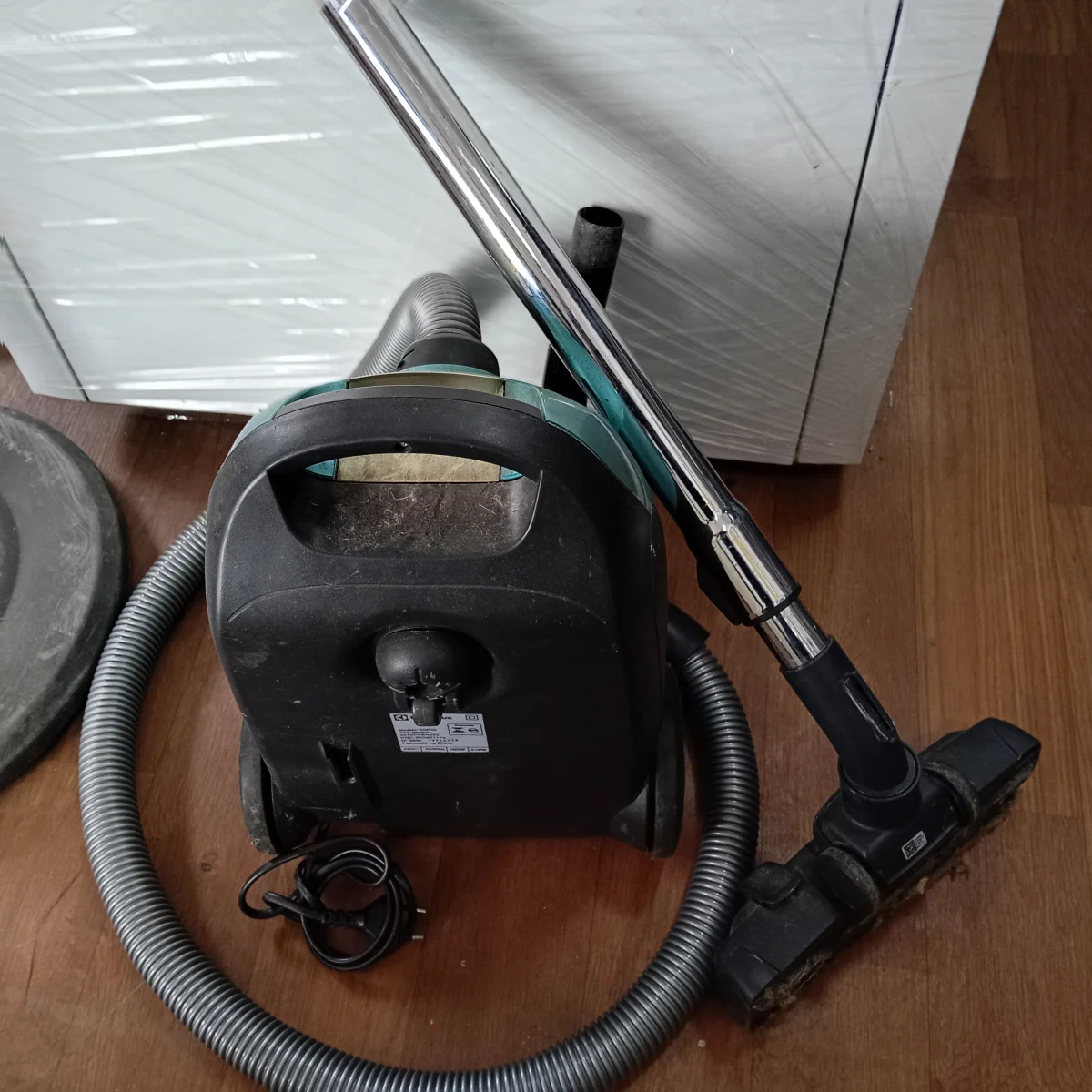 Foto 3 de Aspiradora Marca Electrolux Modelo Eqp20 Usado En Buen Estado Acc Caño De AspirarTuvo