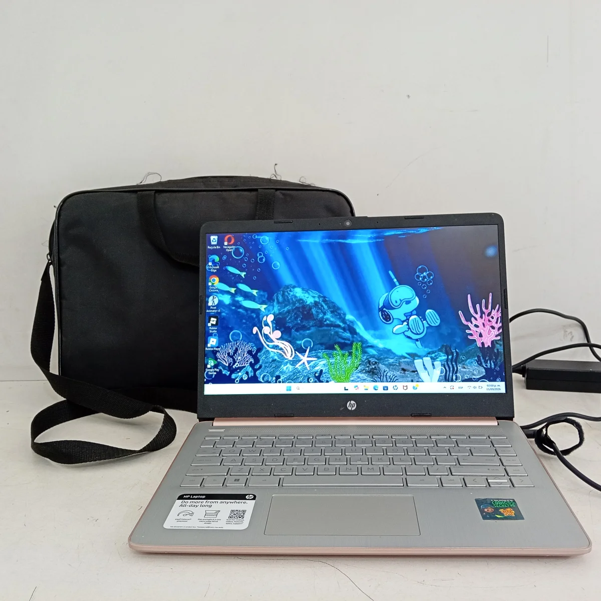 Notebook Marca Hp Modelo 14-Dc0762dx Procesador Celeron Memoria Ram 4 Gb Disco Duro 117 Gb Generacion No Tiene Acc Cargador