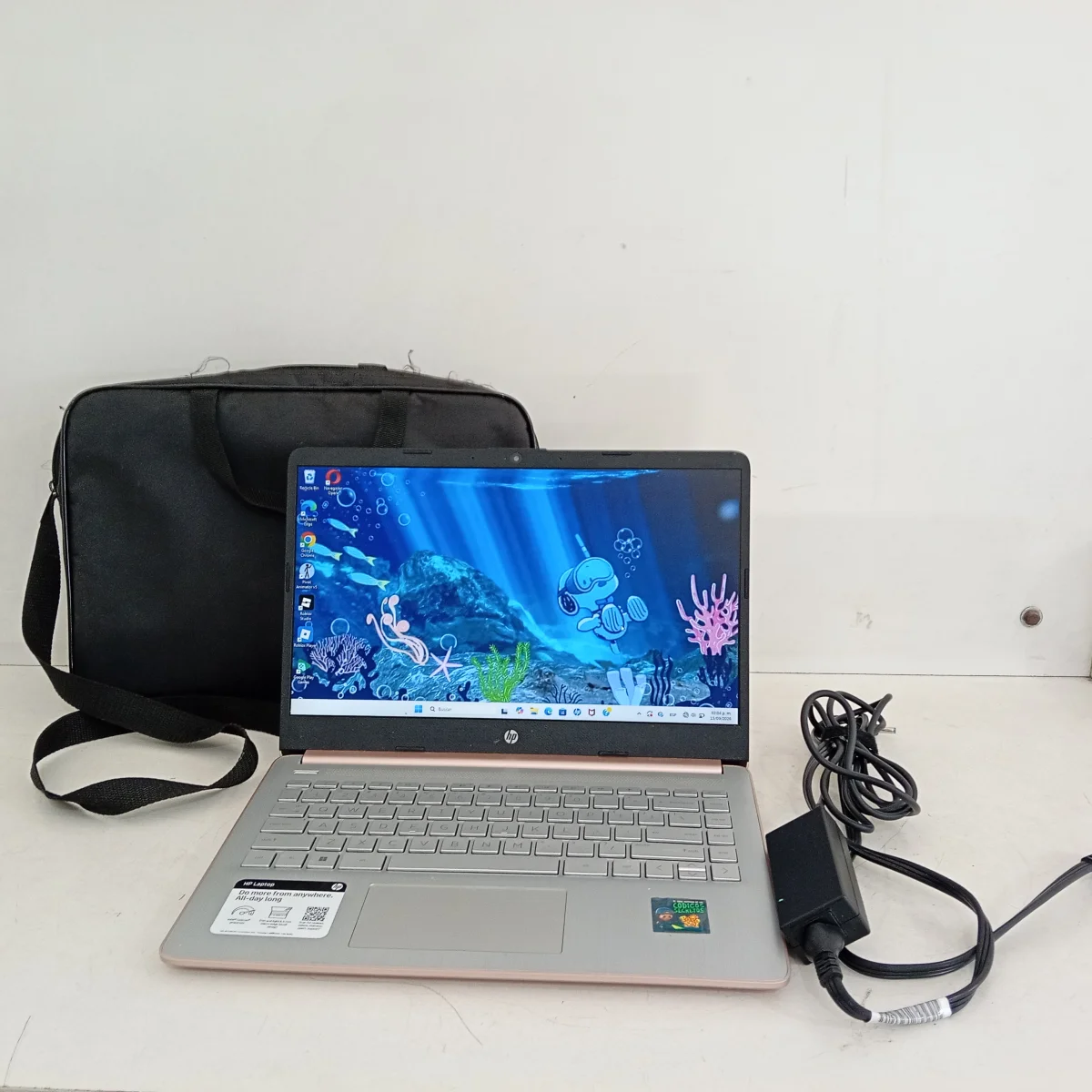 Foto 3 de Notebook Marca Hp Modelo 14-Dc0762dx Procesador Celeron Memoria Ram 4 Gb Disco Duro 117 Gb Generacion No Tiene Acc Cargador