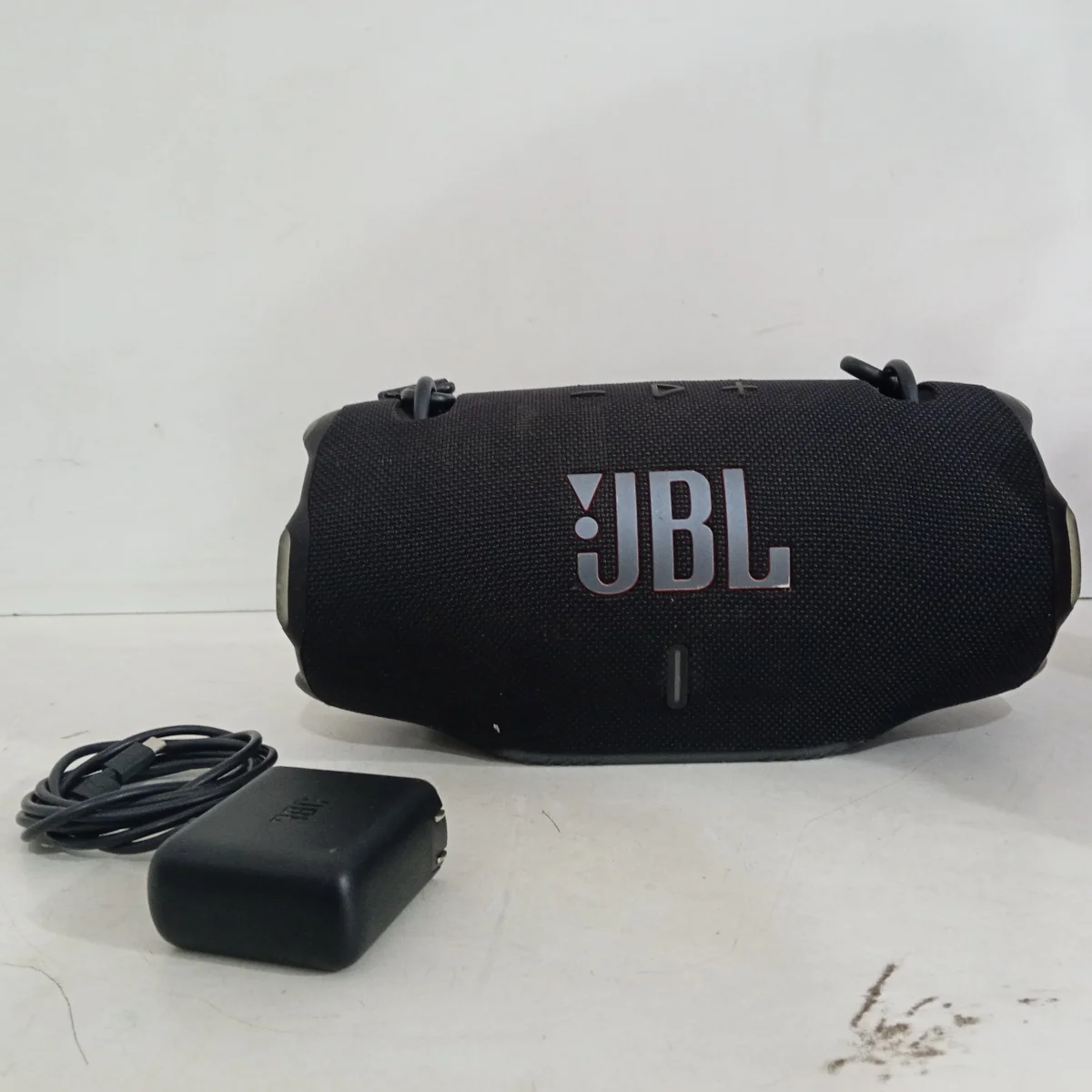 Speaker Potencia Watts 20 Marca Jbl Sin Control Modelo Xtreme 4 Usado En Buen Estado Sin Caja Acc No Tiene