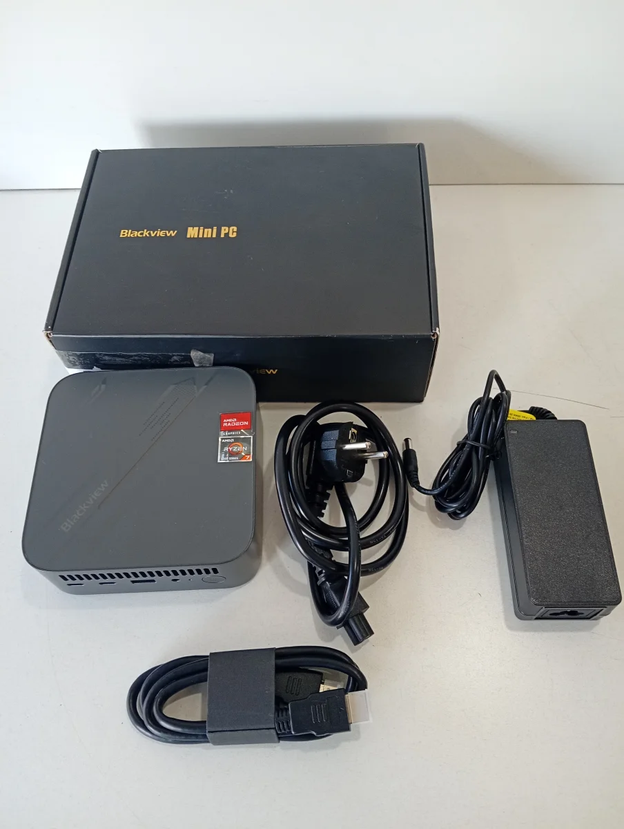 Cpu Para Computadora Marca Blackview Modelo Mp100 Procesador Amd Ryzen 7 Con Transformador Memoria Ram 16 Gb Color Negro Disco Duro 1.000 Gb Acc Cable HdmiEn Caja