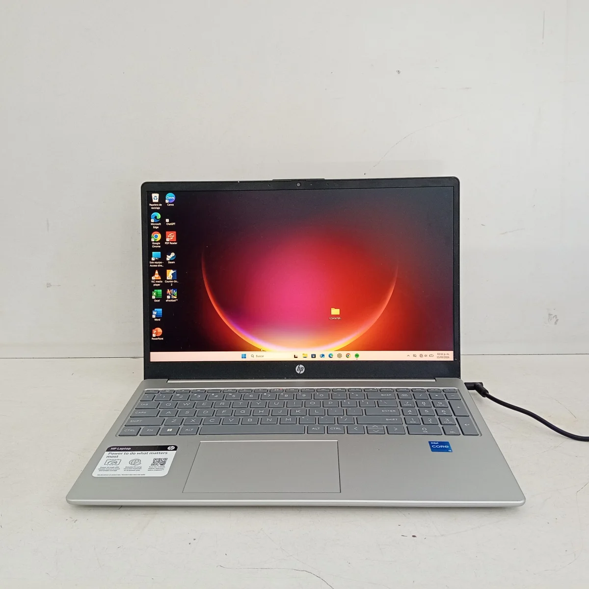 Foto 3 de Notebook Marca Hp Modelo 15-Fd0095 Procesador I5-12 Memoria Ram 8 Gb Disco Duro 237 Gb Generacion 12 Acc Cargador