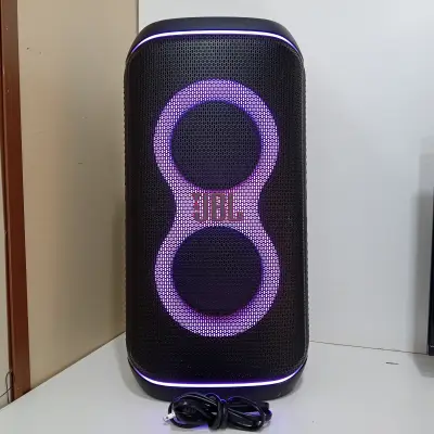 Caja De Sonido Amplificada Marca Jbl Modelo Partybox Club 120 Sin Control Usado En Buen Estado Acc Cable Cte