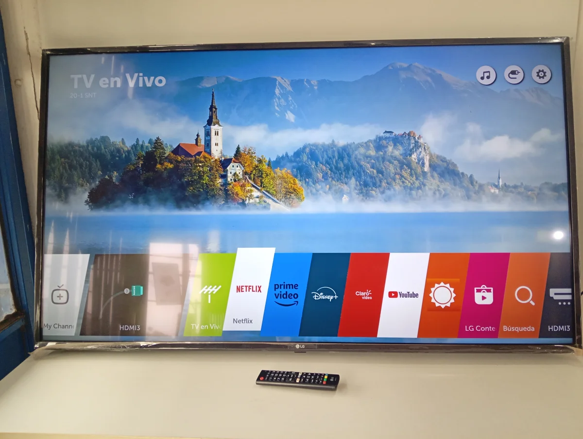 Televisor Led Smart De 55 '' Marca Samsung Modelo 55uj6300 Con Control Usado En Buen Estado Acc Cable Power