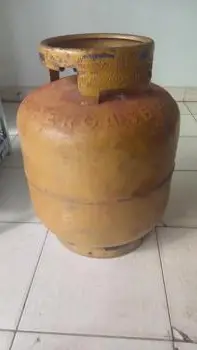 Garrafa Cap 13 Kg. Marca Super Gasbras Usado En Buen Estado Color Amarillo Acc No Tiene