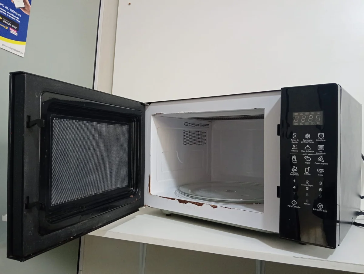 Foto 2 de Microondas Marca Tokyo Modelo Edtmtok30n-N Usado En Buen Estado Acc Plato De Vidrio
