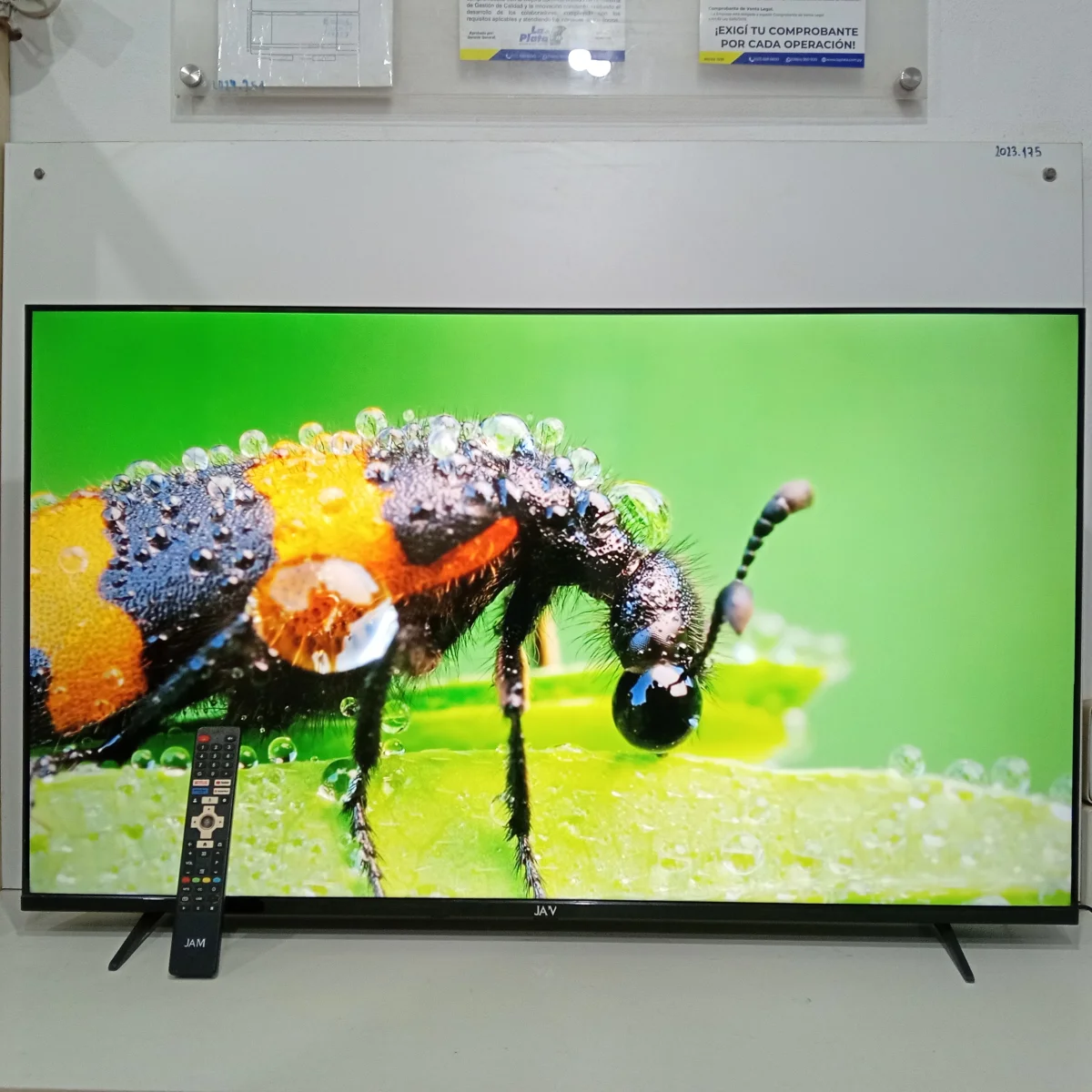 Televisor Led Smart De 50 '' Marca Jam Modelo Ultrasgtm-50gfs Con Control Usado En Buen Estado Acc Par De Patitas
