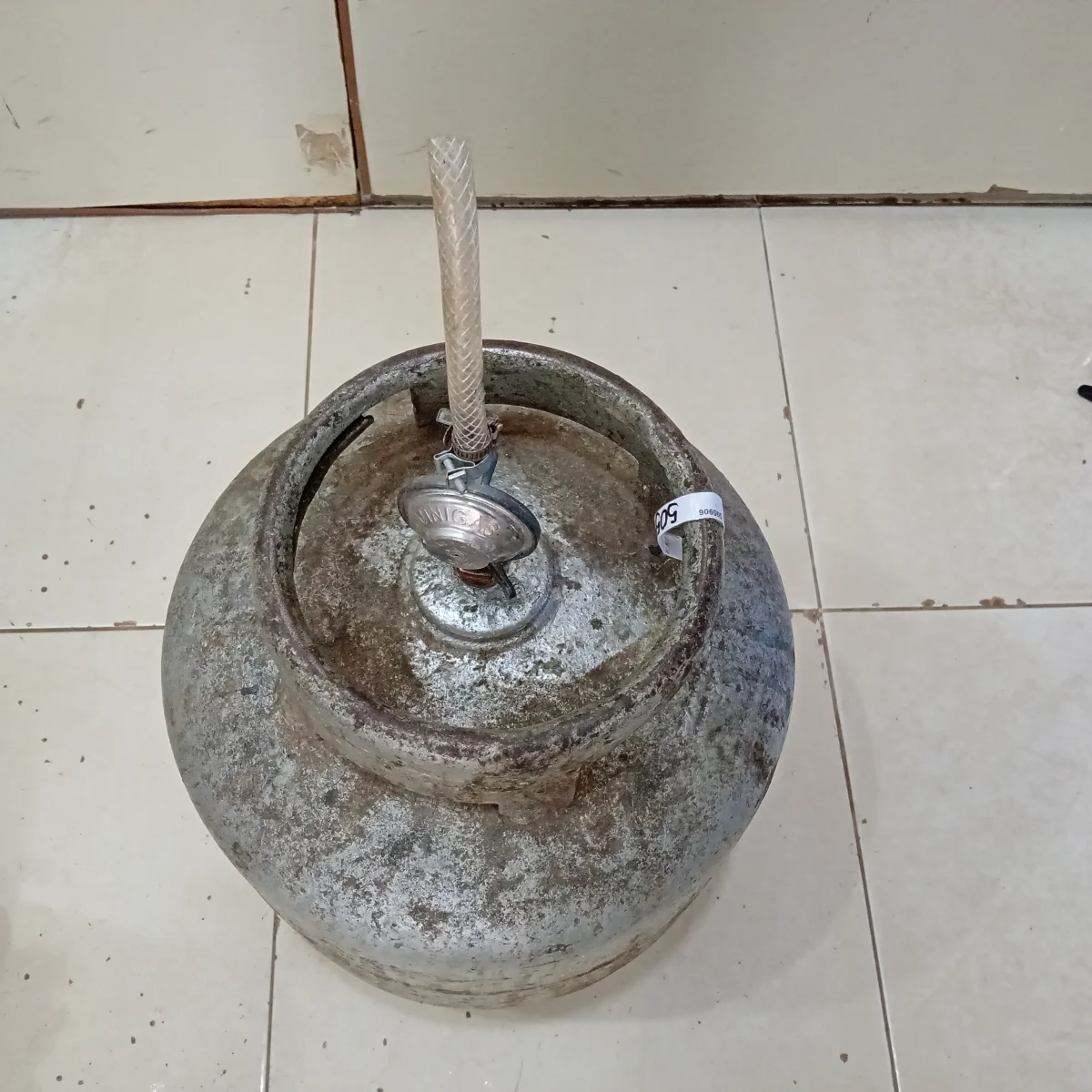 Foto 2 de Garrafa Cap 13 Kg. Marca Copasa Gas Usado En Buen Estado Color Gris Acc Boquilla