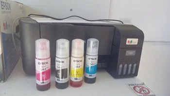 Foto 3 de Impresora Marca Epson Modelo L3210 Usado En Buen Estado Acc Cable Power UsbRegarga De Tinta