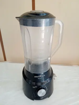 Licuadora Marca Britania Modelo Blq970 Velocidades Usado En Buen Estado Acc Jara De Plastico