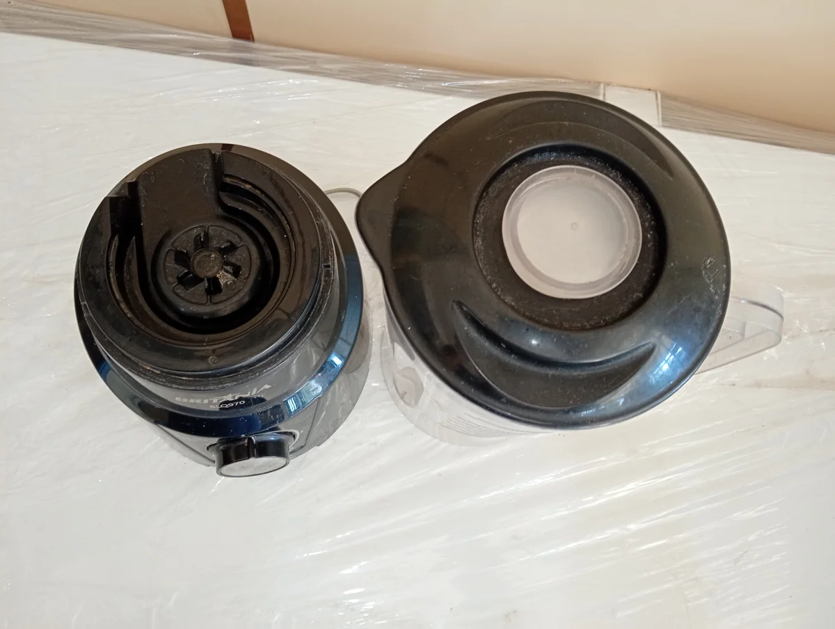 Foto 3 de Licuadora Marca Britania Modelo Blq970 Velocidades Usado En Buen Estado Acc Jara De Plastico
