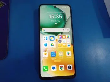Celular Marca Honor Modelo X7c Memoria Ram 8 Gb Almacenamiento Interno 256 Gb Acc Protector De GomaCable UsbCargador