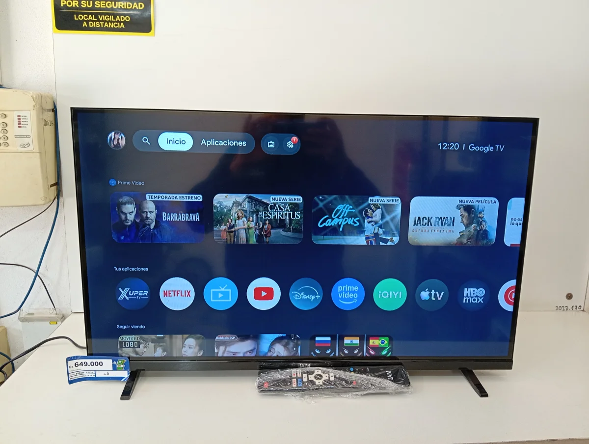 Televisor Led Smart De 32 '' Marca Jam Modelo Ultrasgtm-32gfs Con Control Usado En Buen Estado Acc Par De PatitasControl