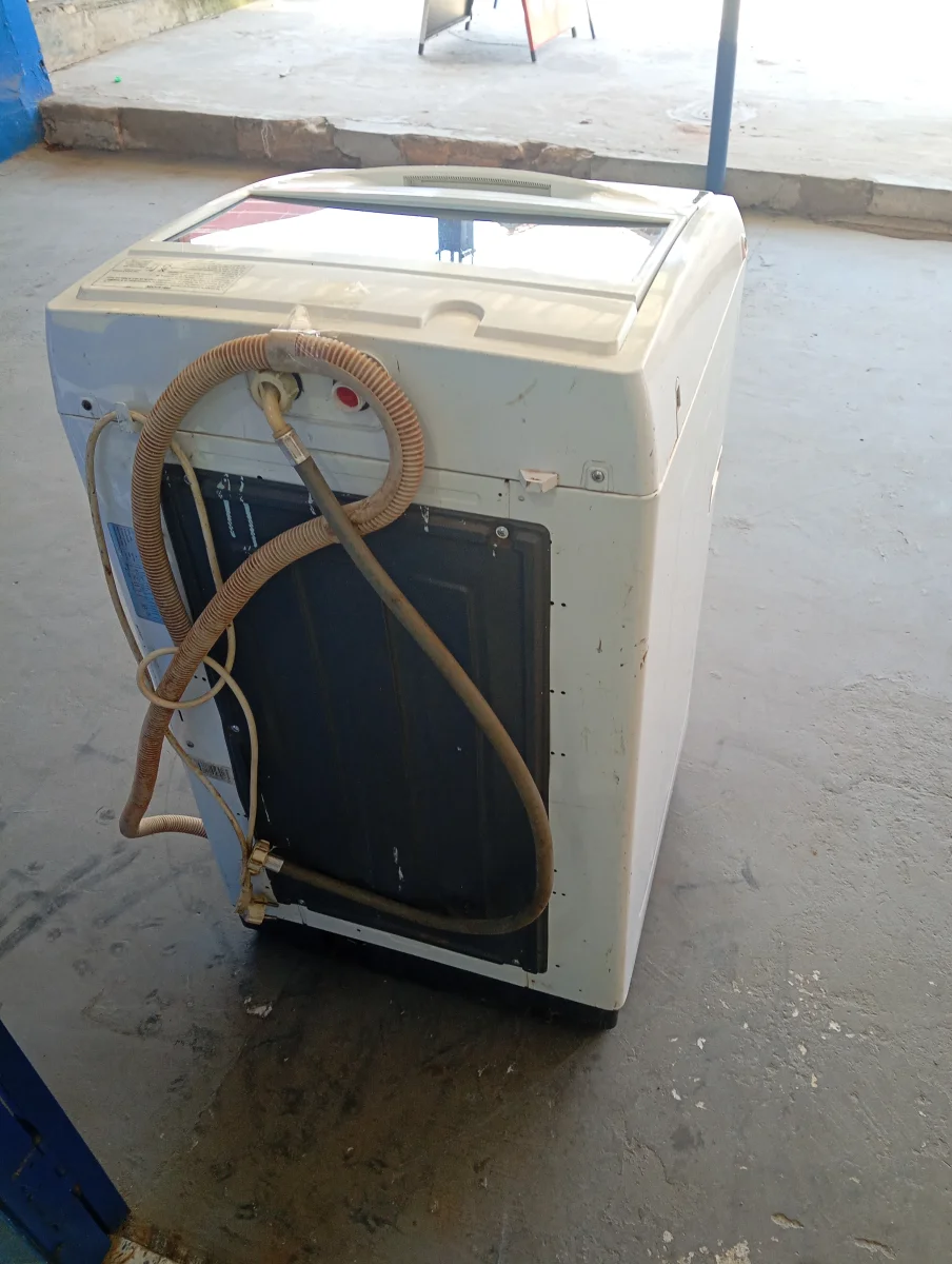 Foto 2 de Lavarropas Cap 7 Kg. Marca Midea. Modelo Mag70-S307ps/Fm-El Usado En Buen Estado Acc Manguera