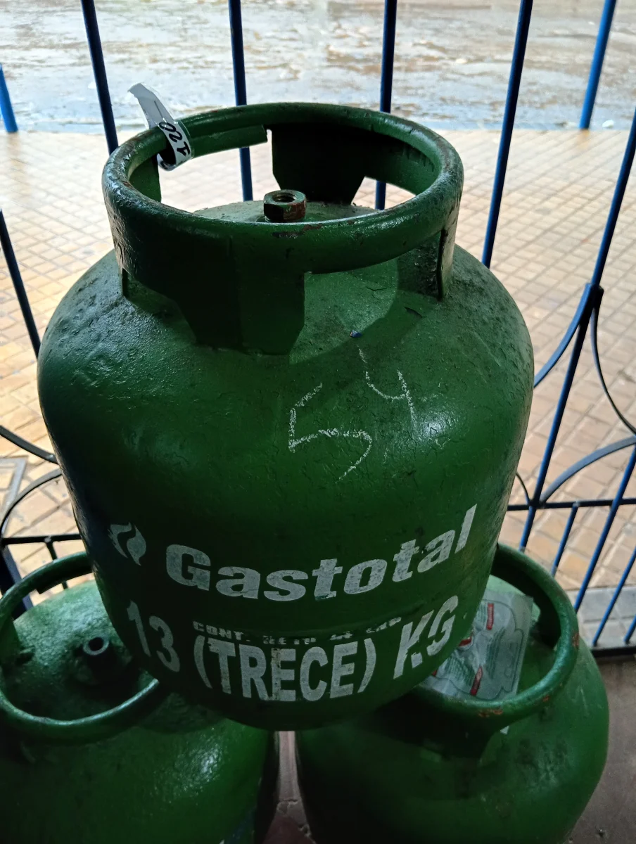 Foto 2 de Garrafa Cap 13 Kg. Marca Gastotal Usado En Buen Estado Color Verde Acc No Tiene