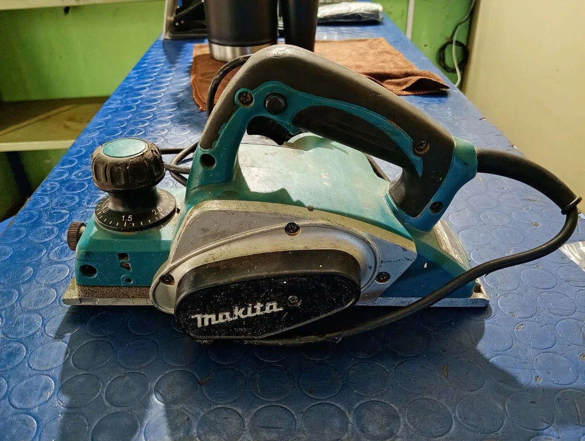 Cepilladora De Madera Marca Makita Modelo Kp0800 Usado En Buen Estado Acc No Tiene