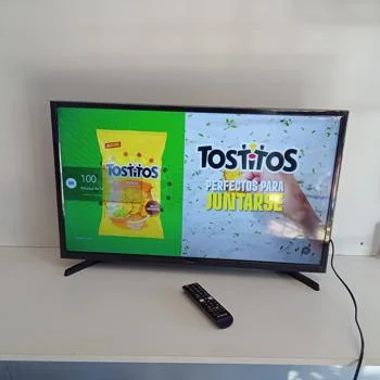 Televisor Led Smart De 32 '' Marca Samsung Modelo Un32t4202ag Con Control Usado En Buen Estado Acc 2 Patitas