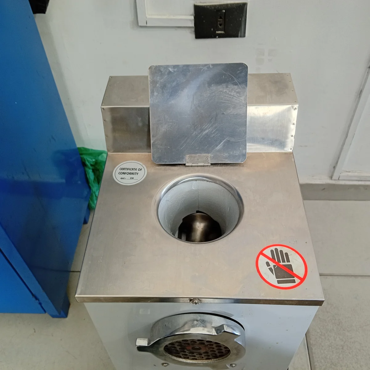 Foto 2 de Molino De Carne Marca G-Tools Modelo Djr-32 Usado En Buen Estado Acc 3 Accesorios+Llave