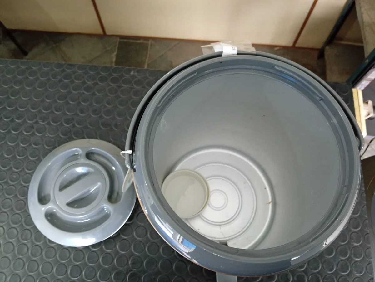 Foto 2 de Conservadora Marca No Tiene Modelo No Tiene Usado En Buen Estado Acc 10ltsConsrvadora Tipo Termo