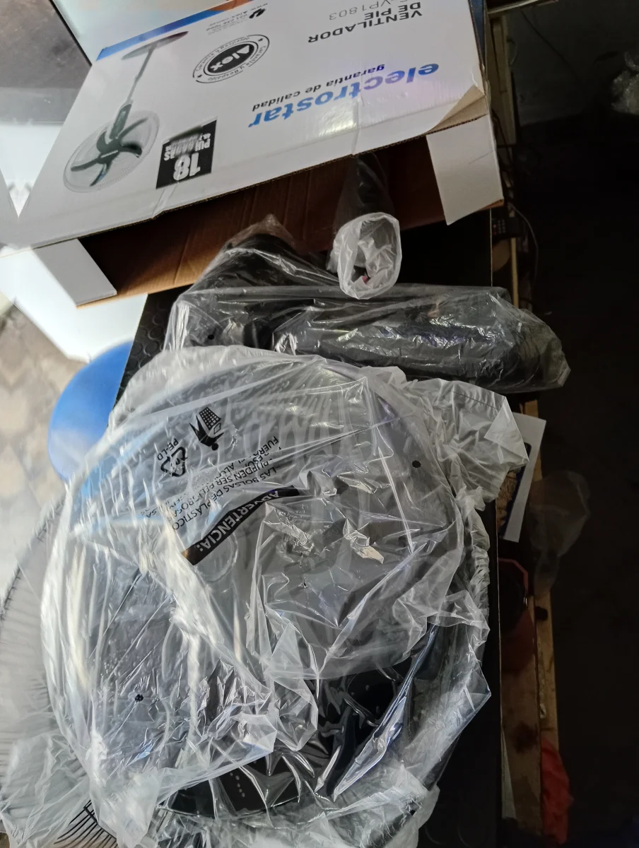 Foto 3 de Ventilador 3 Velocidades Marca Electrostar Modelo Vp-1803 Nuevo Sin Uso Acc Caja Completo