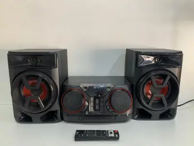 Mini Componente Marca Lg Con Control Modelo Ck43n Usado En Buen Estado Con No Tiene Acc C/2 ParlantesC/BtC/Entrada UsbC/Lector De Cd