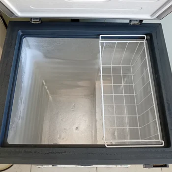 Foto 2 de Congeladora / Frezzer Marca Icona Litros 137 Modelo Ilcf-175h Usado Con Desgaste Acc CanastaLlave