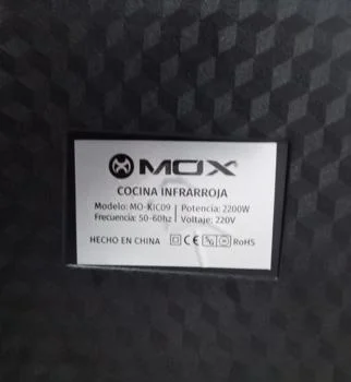Foto 3 de Cocina Electrica Tipo Vitroceramica Marca Mox Modelo Mo-Kic09 Usado Con Desgaste Acc La Placa Esta Con Detalles De Manchas