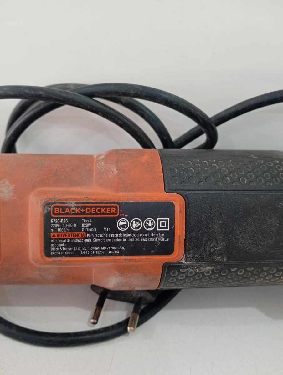 Foto 3 de Pulidora Marca Black And Decker Modelo G720-B2c Tamaño Chico Usado En Buen Estado Acc No Tiene