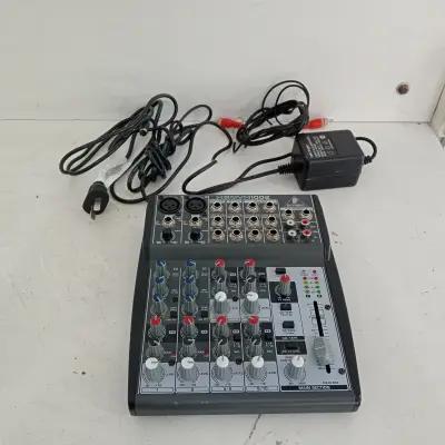Consola De Sonido Marca Behringer Modelo Xenyx 1002 Acc Con Cargador Original