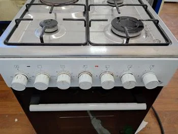 Foto 2 de Cocina A Gas Marca Tokyo Modelo Cotokesse31bb Usado Con Desgaste Acc Manguera De Conexion.