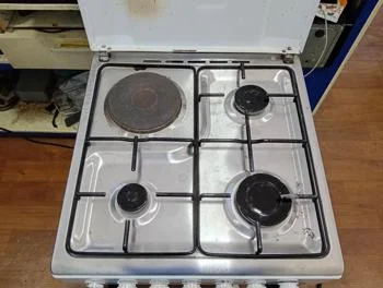 Foto 3 de Cocina A Gas Marca Tokyo Modelo Cotokesse31bb Usado Con Desgaste Acc Manguera De Conexion.