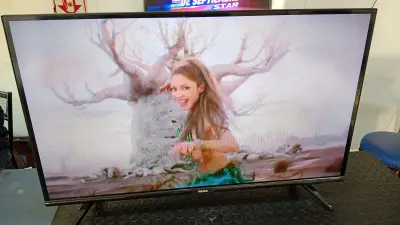 Televisor Led Smart De 32 '' Marca Fama Modelo Tvf-32e20 Con Control Usado En Buen Estado Acc C/Patitas