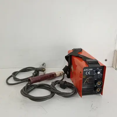 Soldador Marca Indusfield Modelo Arc 200 Usado En Buen Estado Acc 1 Pinzas Positivo 1 Pinza Negativo