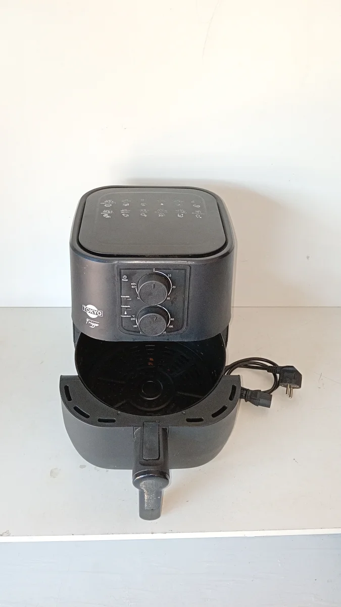 Foto 4 de Fritadora Marca Tokyo Modelo Edtokafryer5 Usado En Buen Estado Acc Bandeja Cable Power