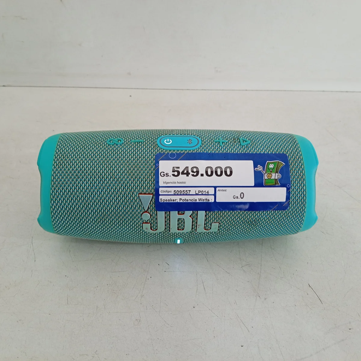 Foto 2 de Speaker Potencia Watts No Tiene Marca Jbl Sin Control Modelo Charge 5 Usado En Buen Estado Sin Caja Acc No Tiene