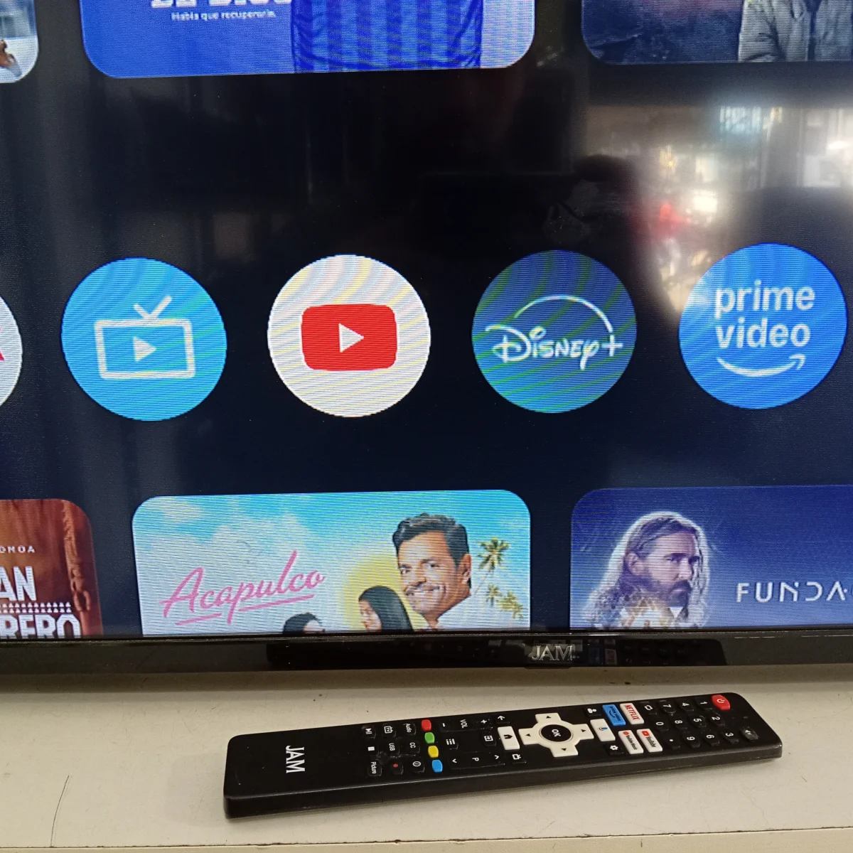 Foto 2 de Televisor Led Smart De 43 '' Marca Jam Modelo Ultrasgtm-43gfs Con Control Usado En Buen Estado Acc No Tiene