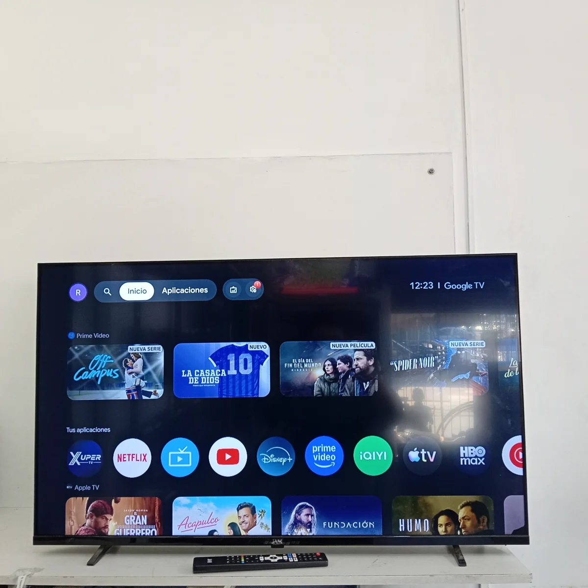 Foto 3 de Televisor Led Smart De 43 '' Marca Jam Modelo Ultrasgtm-43gfs Con Control Usado En Buen Estado Acc No Tiene