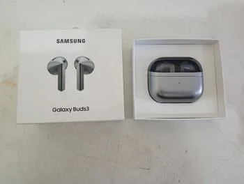 Auricular Marca Samsung Modelo Galaxy Buds3 Usado En Buen Estado Con Cable Usb Cargador Acc No Tiene