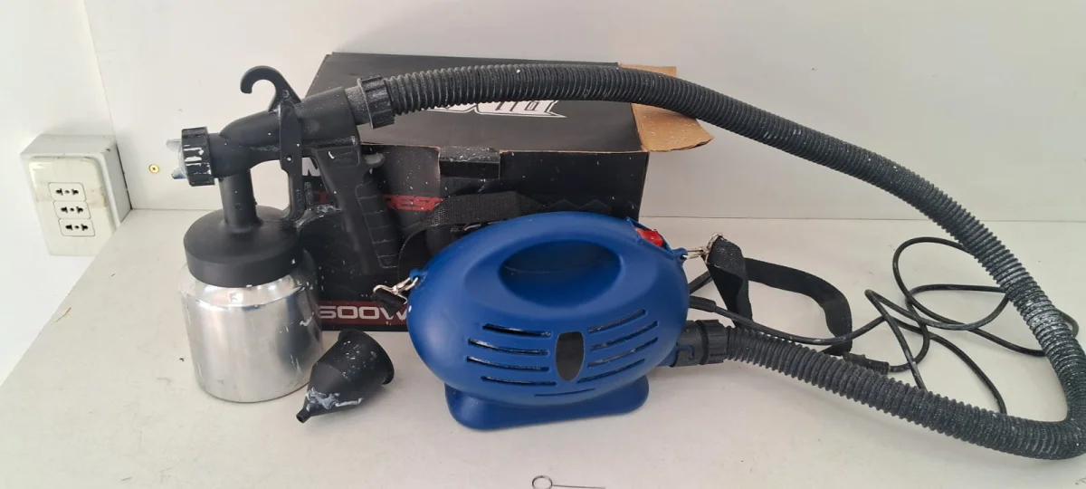Foto 2 de Pulverizador De Pintura Marca Dimaq Modelo 30125 Usado En Buen Estado Con No Tiene Acc Tarro De 800 Ml Pistolia Manguera Aguja P/ Limpiar
