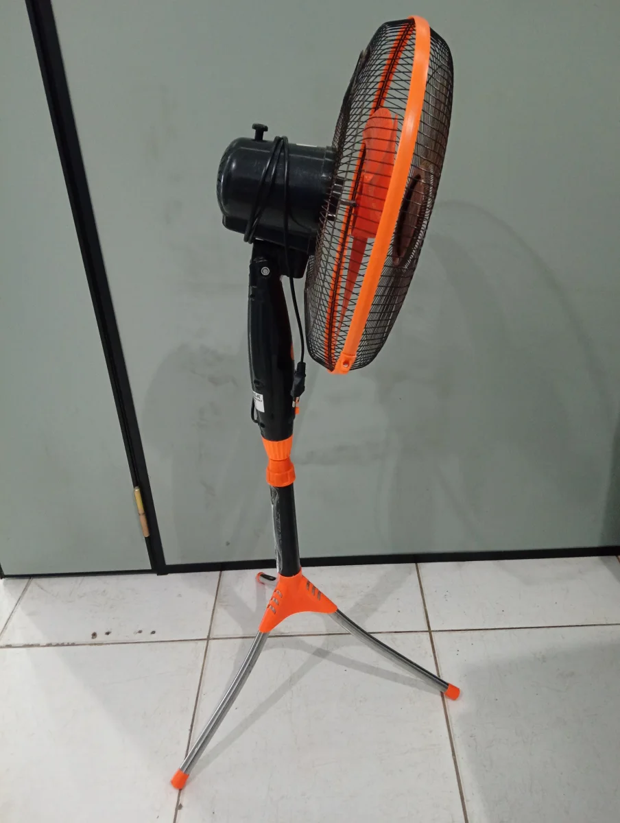 Foto 2 de Ventilador 33 Velocidades Marca Dkasa Modelo Usado En Buen Estado Acc No Tiene
