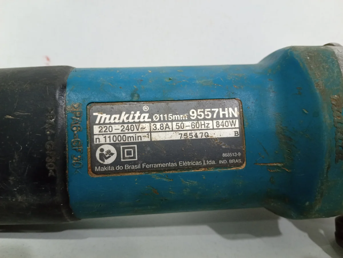 Foto 3 de Pulidora Marca Makita Modelo 9557hn Tamaño Pequeño Usado Con Desgaste Acc No Tiene