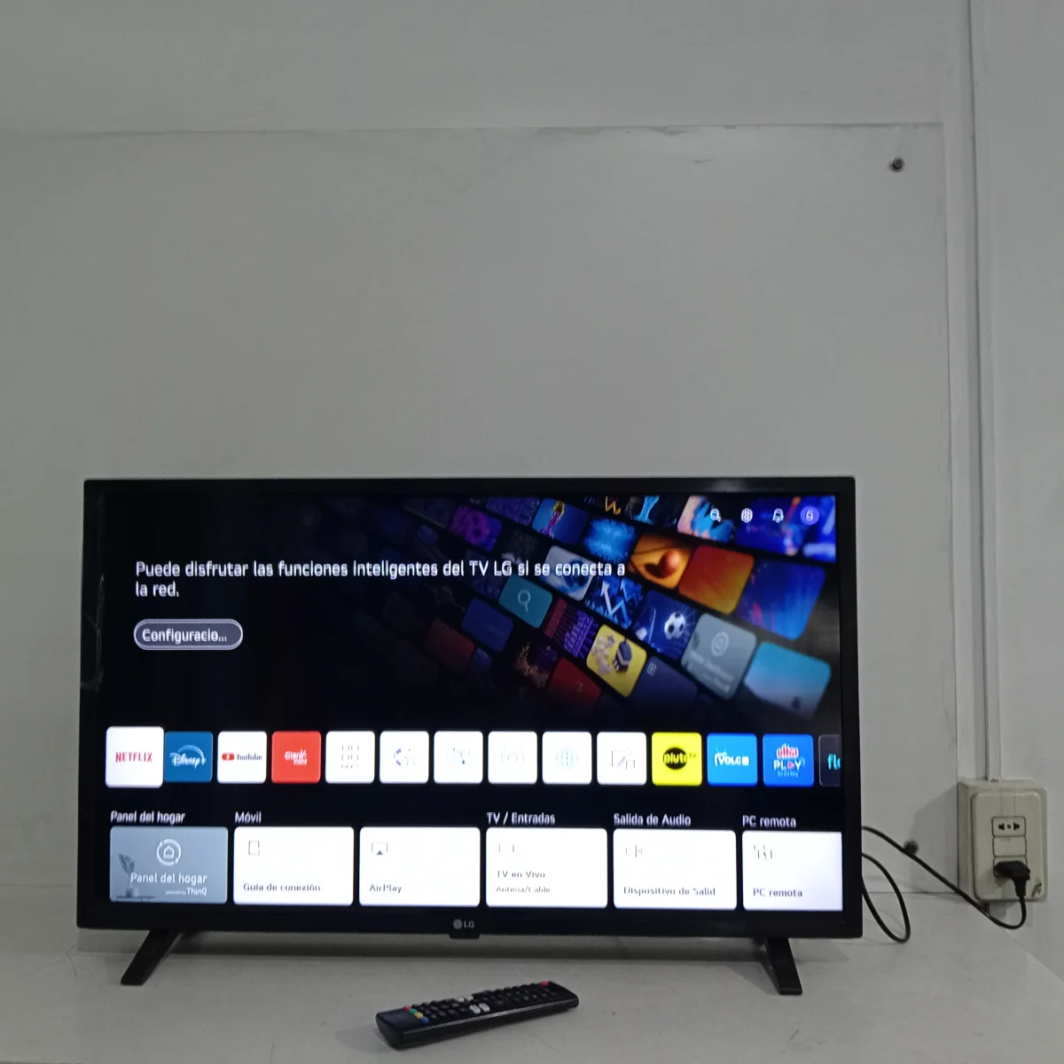 Televisor Led Smart De 32 '' Marca Lg Modelo 32lq630bpsa Con Control Usado En Buen Estado Acc Con 2 Patitas De Pedestal Cable Power